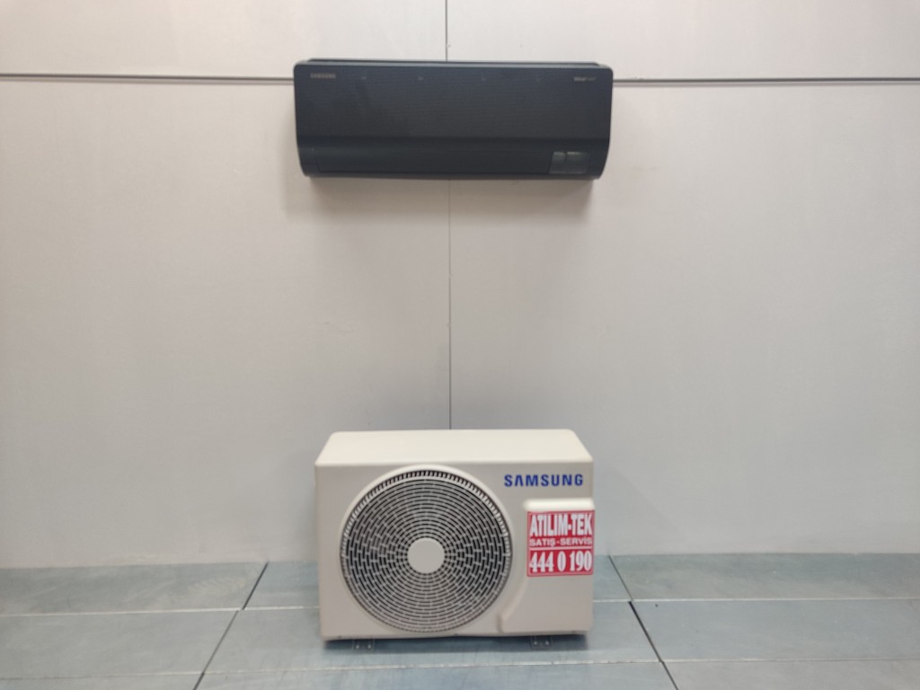 Samsung AR09CXFCA Wi-Fi WindFree 9000 Btu Inverter Siyah Klima
